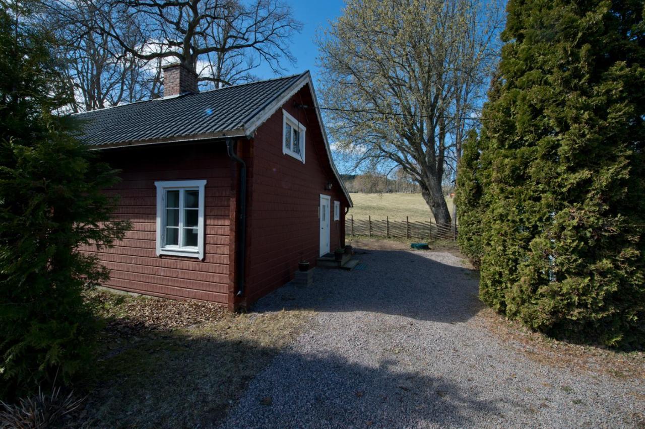 Naturskoent Boende Naera Skoevde ภายนอก รูปภาพ